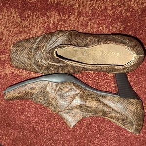 Aerosoles  snake skin(?) Heel
